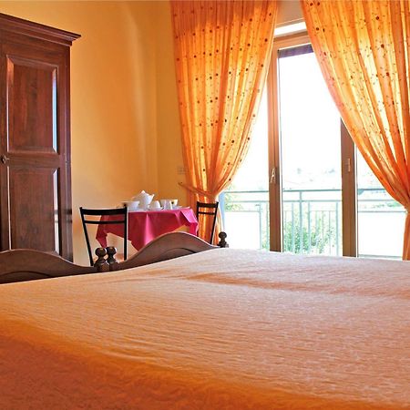 Ai Tre Parchi Bed And Bike Bed & Breakfast Рандацо Екстериор снимка