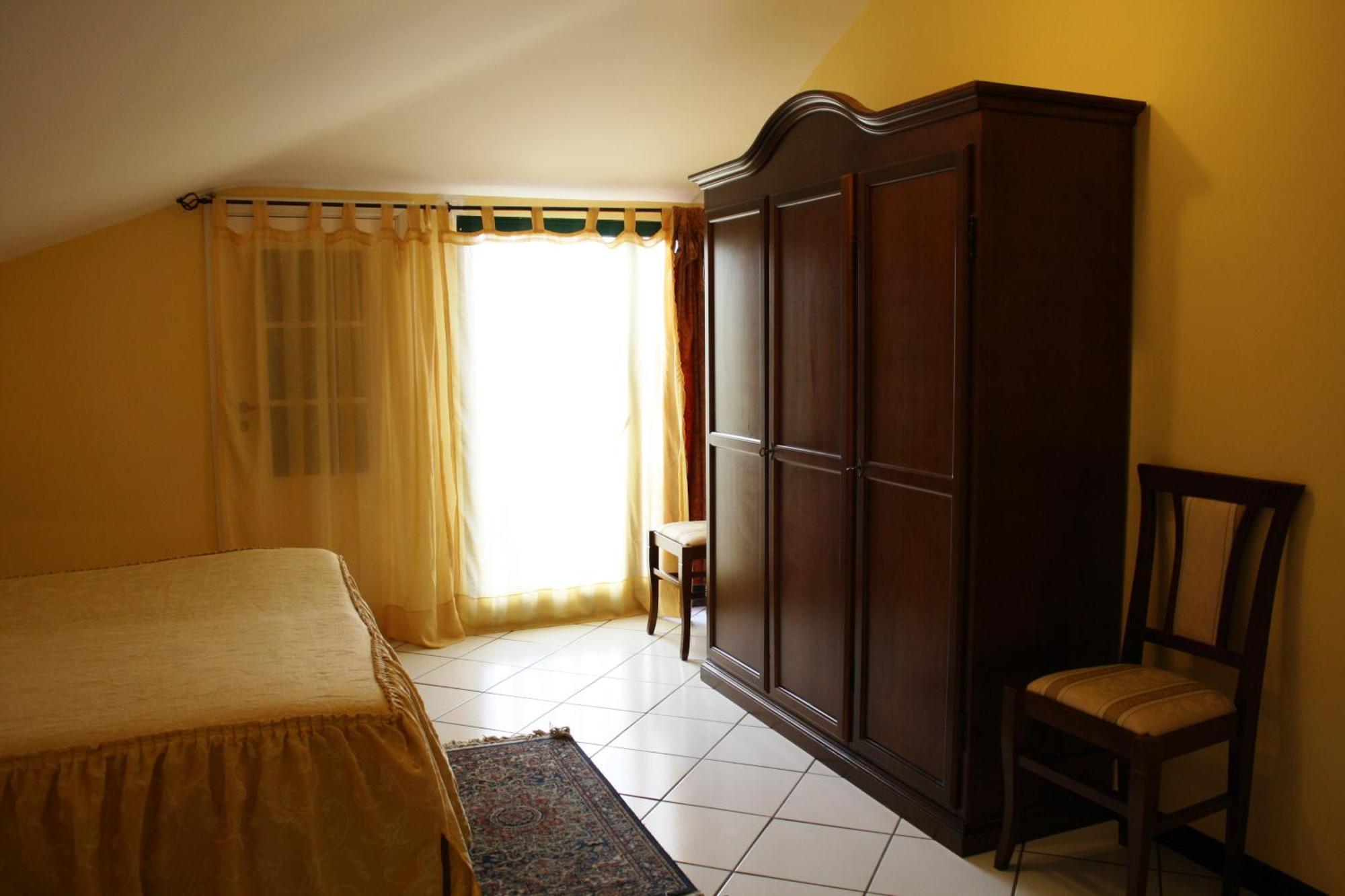 Ai Tre Parchi Bed And Bike Bed & Breakfast Рандацо Стая снимка